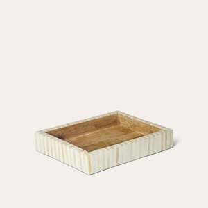 Plateau de rangement rectangulaire en bois, design vintage haut de gamme personnalisé, design moderne pour utilisation sur table, à un seul niveau, facile à nettoyer - Product Image 3
