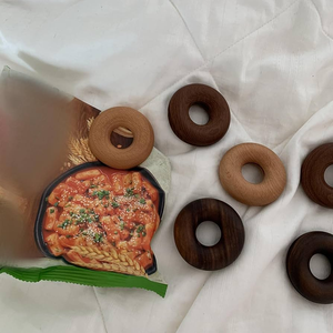 Clip de madera para donuts, clip de almacenamiento de alimentos, sellador de bolsas para mantener frescos los bocadillos, para bolsas de alimentos y café, precio al por mayor - Product Image 5