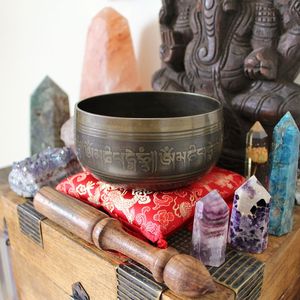 ชามทองเหลืองเสียงไพเราะ งานฝีมือสำหรับการทำสมาธิ ใช้สำหรับโยคะ การบำบัดด้วยเสียง การผ่อนคลาย และการสร้างความสมดุลทางจิตวิญญาณ - Product Image 1