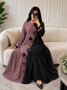 Robe longue islamique 2026 en dentelle respirante avec motif croisé et travail de diamants, idéale pour les mariages automne/printemps, pour femmes musulmanes - Product Image 5