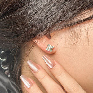 Boucles d'oreilles en diamant de laboratoire de qualité supérieure, or véritable, bijoux fins, design élégant, fournisseur B2B disponible à prix de gros - Product Image 3