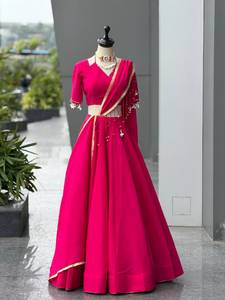 Blusa de seda romana con diseño de espejo real y bordado Kodi, completamente cosida, con lehenga de seda romana y conjunto de dupatta, también completamente cosidos. - Product Image 6
