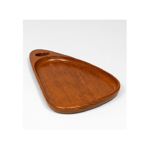 Plateau en bois, accessoire d'agencement de table exclusif, conçu pour une présentation esthétique des aliments et une utilisation quotidienne. - Product Image 1