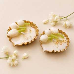 Bougie votive en cire de soja parfumée au jasmin, artisanale et personnalisée, dans un pot en métal doré, pour les anniversaires, les mariages, Diwali, la décoration de la maison - Product Image 2