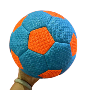 ลูกฟุตบอลคุณภาพดี เย็บด้วยเครื่องจักร ขนาด 5 ผิวลายจุด ดีไซน์ใหม่ - Product Image 2