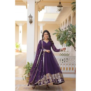 Vestido de Novia de Diseñador con Bordado de Lentejuelas Múltiples, Vestido con Trabajo de Lentejuelas - Product Image 5