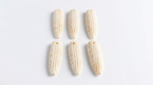Colgante de Pluma de Hueso Tallado a Mano de Primera Calidad, Amuletos de Hueso Bovino Ético para la Creación de Joyería Boho, Cuentas Artesanales Naturales - Product Image 5