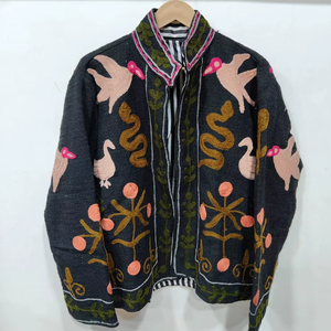 Chaqueta de algodón bordada Suzani del fabricante, ropa exterior étnica colorida, chaqueta étnica de algodón para fiestas, chaqueta bomber Suzani. - Product Image 1