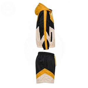 Conjunto Deportivo Ligero con Chaqueta con Capucha y Cremallera y Pantalones Cortos, Diseño Personalizado con Bloques de Color y Logotipo Frontal, Cortavientos - Product Image 3