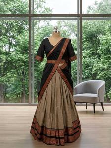 Ensemble Lehenga Choli traditionnel South Heritage pour femmes - Tenue de mariage, Diwali et de soirée, élégance en soie - Product Image 1