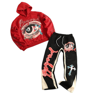 Ensemble survêtement homme personnalisé en molleton épais, avec sweat à capuche et pantalon de survêtement, imprimé graphique rouge 8 Ball Eye Cross, style streetwear Y2K clouté - Product Image 1