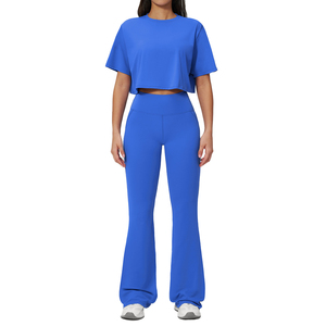Ensemble de yoga deux pièces bleu, pantalon taille haute évasé, haut court à manches courtes col rond, respirant, en spandex, taille élastique, pour le fitness - Product Image 5