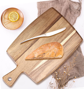 Planche à découper en bois d'acacia avec poignée, idéale pour la charcuterie, le pain et le fromage – Nouveauté très prisée - Product Image 2