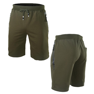 Pantalones cortos deportivos para hombre en rojo y negro, cintura elástica, secado rápido, tejido de poliéster, ajuste atlético, corte medio con bolsillos. - Product Image 4