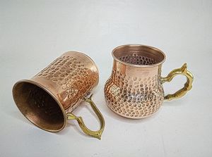 Tasses à Moscow Mule modernes de 18 oz en cuivre martelé avec doublure en acier inoxydable 304 et poignées en laiton doré - Product Image 2