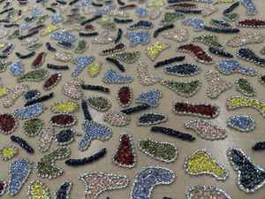 Tissu en dentelle africaine de luxe de haute qualité, perlé à la main, pour vêtements de mariée ou tenues traditionnelles, disponible en gros - Product Image 3