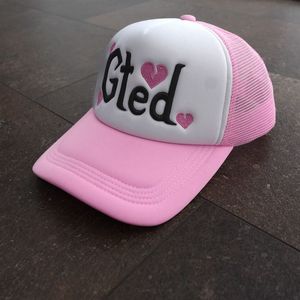 Casquettes de camionneur personnalisées de haute qualité à 5 panneaux, casquettes en toile maillée, logo brodé, casquettes de sport performantes, vente en gros pour hommes - Product Image 5