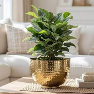 Maceta Redonda Dorada de Lujo con Diseño Acanalado, Maceta Metálica Decorativa Premium para Plantas de Interior y Decoración del Hogar - Product Image 3