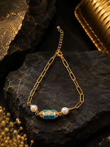 Bracelet artisanal en laiton avec chaîne trombone, perle et breloque barillet en émail bleu, bijoux pour femme - Product Image 4