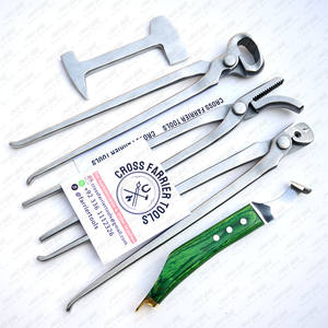 Kit de herramientas de suministros para herradores con logotipo personalizado, cuchillo para pezuña, martillo, mango duradero, equipo de herradura de caballo de batalla de madera - Product Image 4