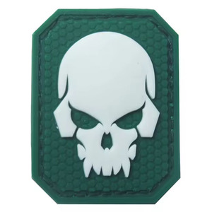 Patch Crâne en Caoutchouc Vert 3D en Relief à Coudre Forme Rectangulaire - Product Image 1