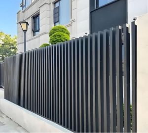 Clôture en aluminium de haute qualité, galvanisée à chaud, alliage moderne, clôture horizontale en aluminium, clôtures à lattes en aluminium - Product Image 2