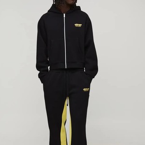 Conjunto Deportivo Unisex Oldman Negro, Sudadera con Cremallera Completa y Pantalones Deportivos, Color Sólido, Algodón, Ropa Casual de Otoño con Franja Lateral Amarilla - Product Image 1