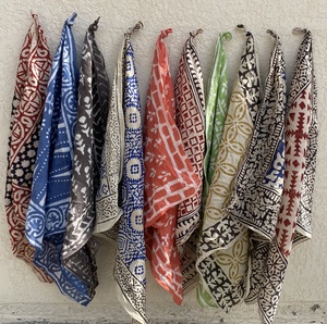 Pañuelo Bandana Cuadrado al por Mayor, Estampado a Mano, 100% Algodón, Ecológico, Reutilizable, Duradero, Casual, con Patrón Floral, Transpirable - Product Image 2