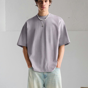 T-shirt décontracté ample en coton pour homme, nouvelle conception, logo personnalisé, épaules tombantes, coupe oversize, léger, de haute qualité, vente en gros, collection printemps - Product Image 2