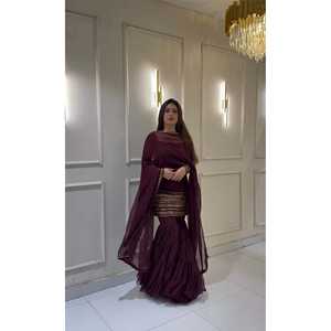 Conjunto de Fiesta para Mujer de Diseñador - Elegante Sharara y Dupatta con Bordado Intenso - Aspecto Elegante de Primera Categoría - Product Image 4