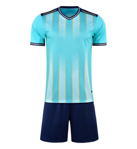 Dernier design de maillot de football imprimé par sublimation, col en V, 100% polyester, taille personnalisée, ensemble maillot et short pour hommes, vente en gros - Product Image 4