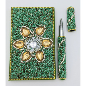Agenda quotidien indien artisanal perlé en laque avec stylo pour l'école et les études, journal de bord pour la tenue des enregistrements quotidiens - Product Image 1