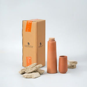 Bouteille en terre cuite écologique faite à la main, style culture tribale - 800 ml avec bouchon en liège et couvercle en bois - Product Image 4