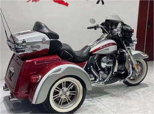 COMPRA AHORA Electra Glide Tri Glide Ultra Classic Trike 2025, Motocicleta de Turismo de 1000-1500cc, >80km/h, Alto Rendimiento, EE. UU. - Product Image 4
