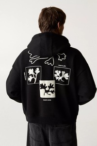 เสื้อฮู้ดดี้ทรงบ็อกซี่แบบยูนิเซ็กซ์ เนื้อผ้านุ่มสบาย ทันสมัย ผลิตจากผ้าฝ้าย เหมาะสำหรับใส่เลเยอร์ ใส่พักผ่อน หรือใส่ในชีวิตประจำวัน - Product Image 6