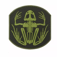 Patch en caoutchouc PVC 3D personnalisé créatif avec logo sur mesure en forme de cœur pour chapeaux et jeans - Application par transfert thermique