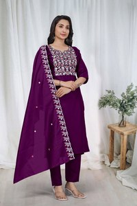 Conjunto de Salwar Kameez de Zain Exports, Tela de Algodón Vertical con Detalle de Bordado, Ropa Casual para Fiesta, para Mujer, Todas las Temporadas - Product Image 5