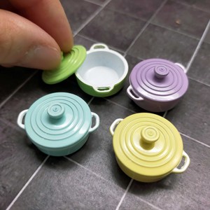Mini pot en émail, ustensile de cuisine en métal, réplique de vaisselle en poterie pour scène de cuisine de maison de poupée, décoration DIY pour les 14 ans et plus - Product Image 2