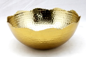 Bol de service décoratif en aluminium fait à la main avec finition en laiton naturel Fabricant et exportateurs indiens - Product Image 2