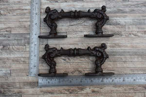 Manija Rectangular Tradicional de Hierro Forjado Iron Nature con Patrón Decorativo y Acabado Pintado para Cercas y Portones - Product Image 6