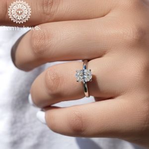 Bague Classique Femme Charm Jewells Certifiée IGI, 3 grammes, Plaqué Or Argenté, Moissanite Taille Coussin, Sertissage à Griffes, Bague d'Éternité - Product Image 5