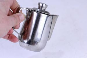 Jarra de tamaño pequeño, perfecta para servir agua, jugo, leche y otras bebidas en la mesa, ideal para cenas en casa y uso diario. - Product Image 3