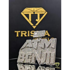 Colgante Statement ATM BENJI con Diamantes Moissanite VVS Totalmente Cubiertos de Plata de Ley 925, Diseño de Trisha Jewels - Product Image 2