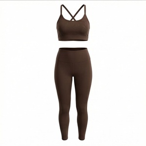 Leggings de yoga sans couture pour femme, personnalisables avec logo, de qualité supérieure, pour la gym, l'entraînement, le fitness, les mouvements sportifs et les activités sportives. - Product Image 1