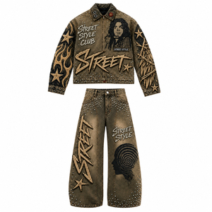Ensemble de survêtement en denim délavé brodé style vintage personnalisé, 100 % coton, imprimé graphique avec strass, pantalon large pour unisexe - Product Image 1