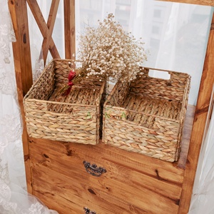 Panier rectangulaire pliable en jacinthe d'eau/organisateur d'étagère de maison et unités fabriquées au Viet Nam - Product Image 1