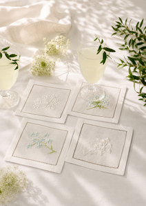 Broderie florale en pastel doux sur lin de qualité supérieure ajoute une élégance romantique aux mariages, aux goûters et aux dîners raffinés. - Product Image 2
