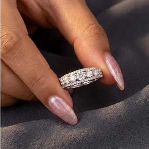 Anillo de boda de media eternidad con diamante de corte redondo de moissanita para mujer, plata de ley 925, regalo de propuesta de matrimonio para pareja - Product Image 4