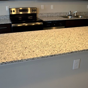 Dalles de granit jaune cristal – Pierre naturelle durable pour cuisines et espaces commerciaux - Product Image 3