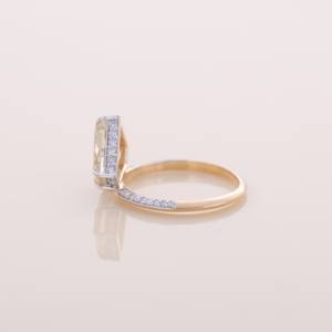 Anillo de compromiso/boda con diamante amarillo de corte pentágono certificado por IGI y banda pavé en oro amarillo/rosa y blanco de 9 quilates - Product Image 5